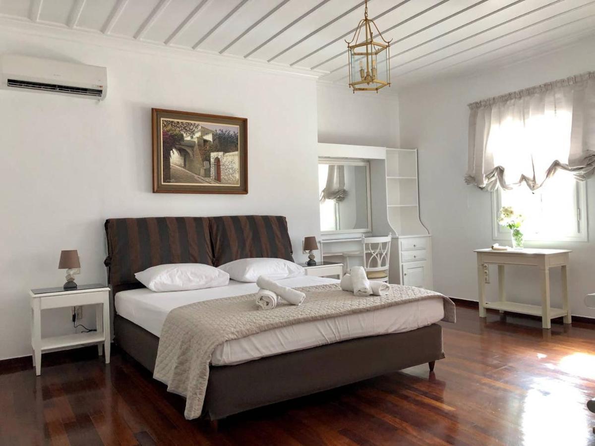Villa Andros Epoque Livádhia Eksteriør billede