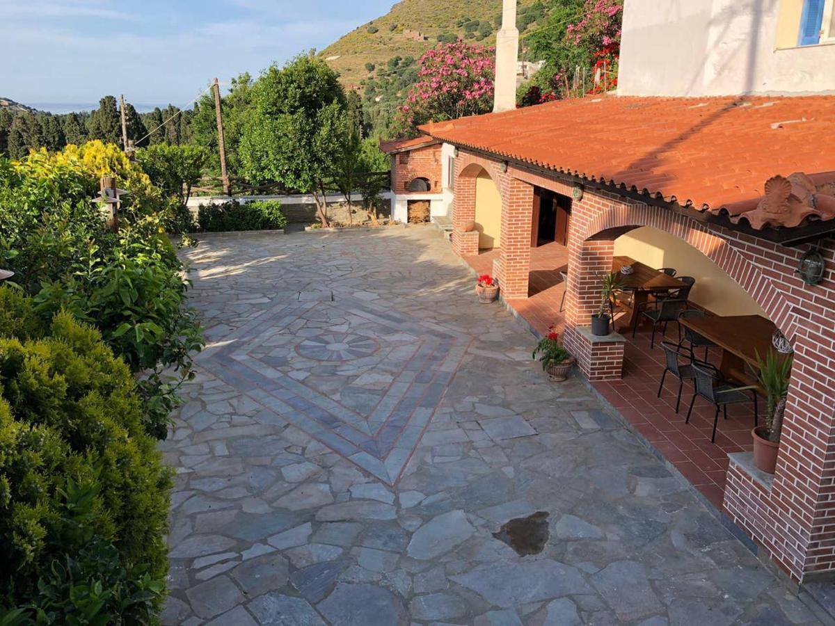 Villa Andros Epoque Livádhia Eksteriør billede